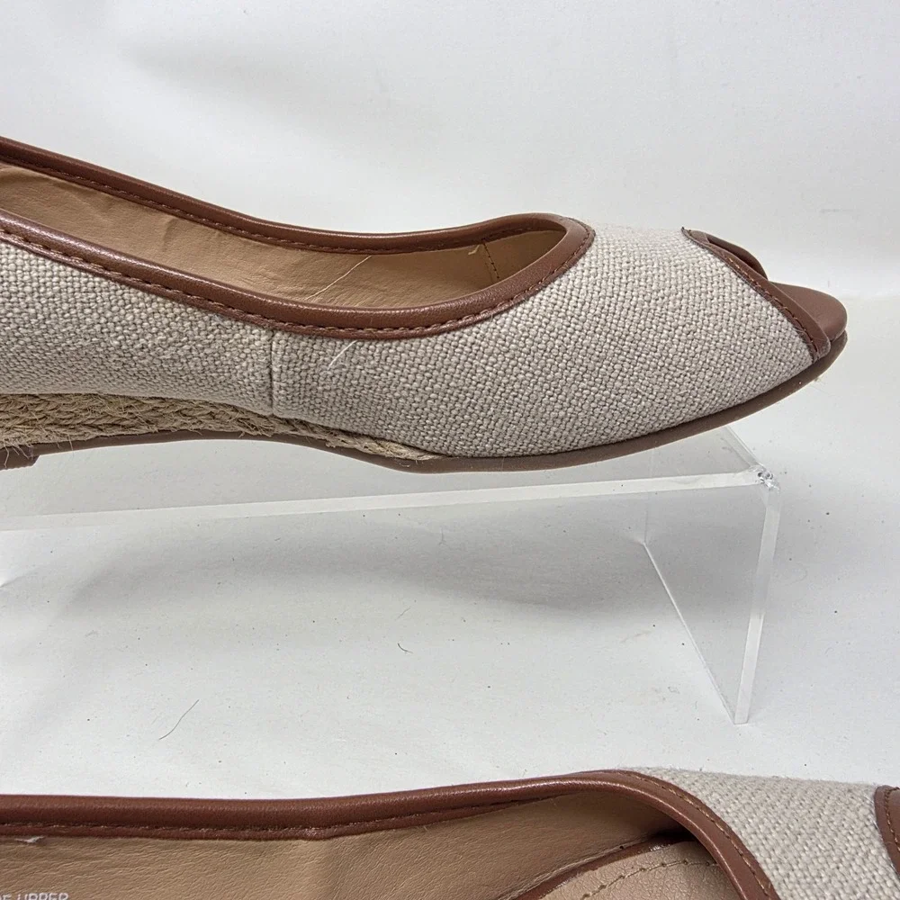 G.H. Bass & Co. ships from